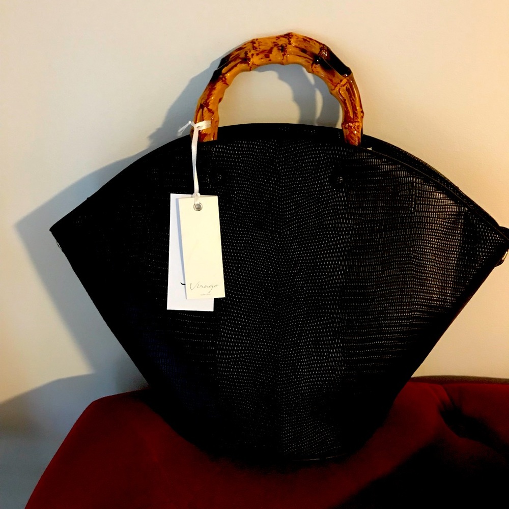 Vegan bamboo black purse! Who doesn’t love bamboo features